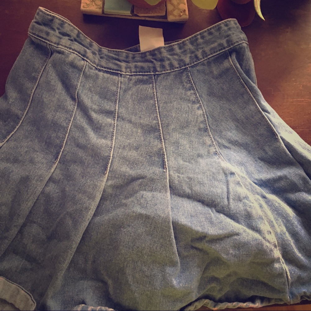 denim pleated skirt